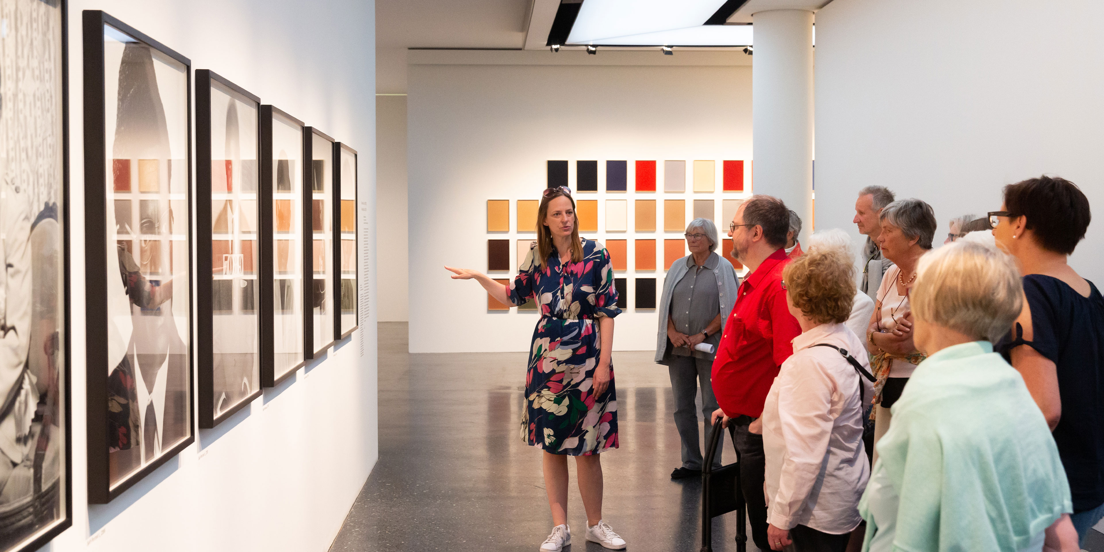 Führung in einer Ausstellung im Bucerius Kunst Forum.