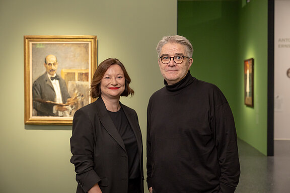 Kathrin Baumstark und Stefan Koldehoff in der Ausstellung Von Monet bis Picasso. Jüdische Kunstsammler:innen in Deutschland im Bucerius Kunst Forum