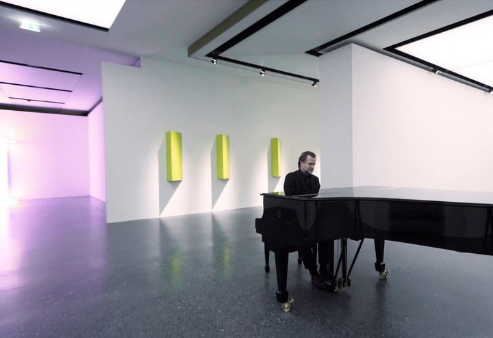 Klavier in Ausstellung